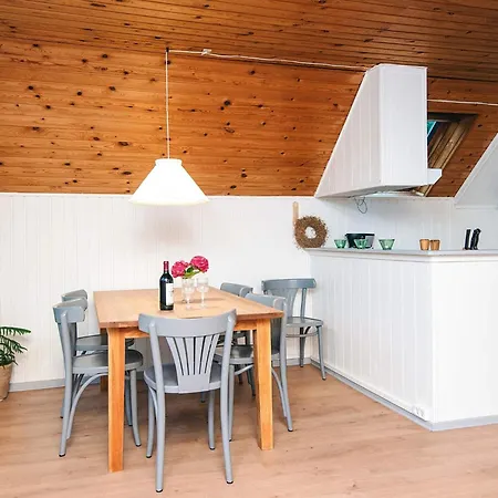 בית נופש 6 Person In