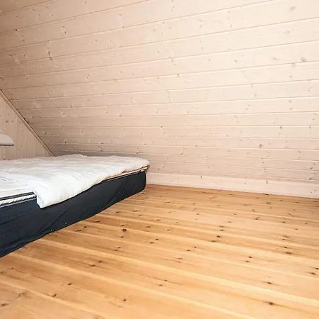 6 Person In בית נופש