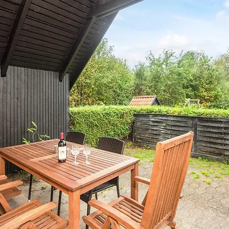 6 Person In בית נופש